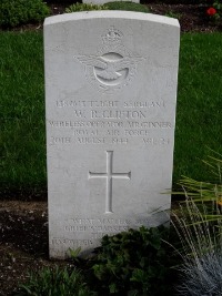 Klagenfurt War Cemetery - Clifton, William Ronald